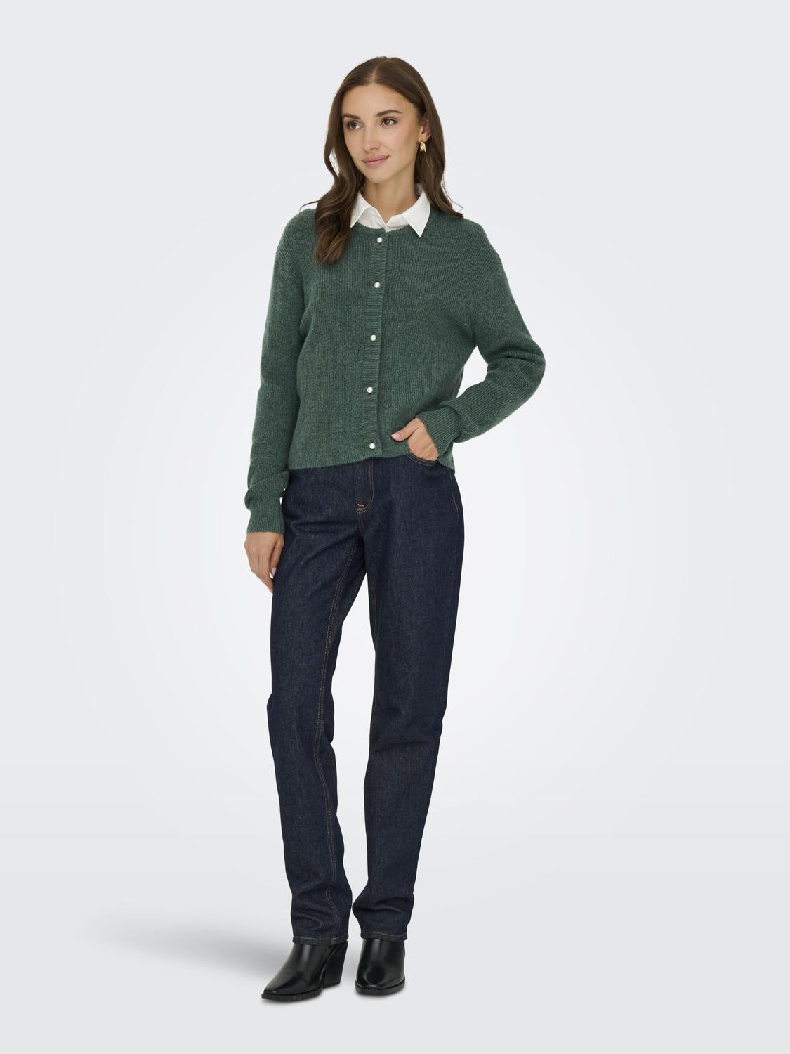 model_shot-front_full